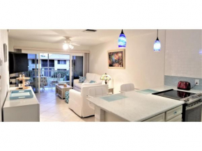 Beach Getaway - Ocean beach, tennis, golf, pool with tiki bar